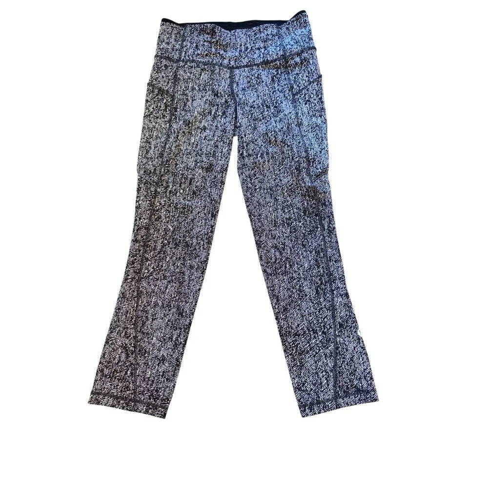 Lululemon High-Waisted Leggings Womens M Black & White Pattern - Picture 2 of 9